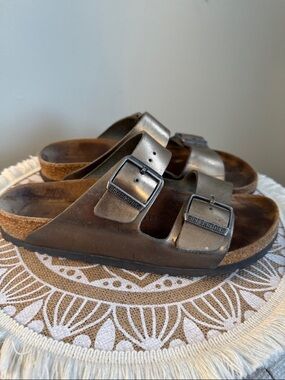 BIRKENSTOCK Women's Arizona Two-Strap Sandals in Metallic GREEN Arizona  Size 39